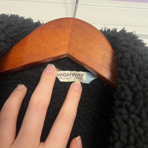 Cropped Black denim jacket size-S - Picture 2 of 3